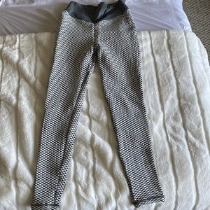 High waisted workout/yoga leggings / tummy control